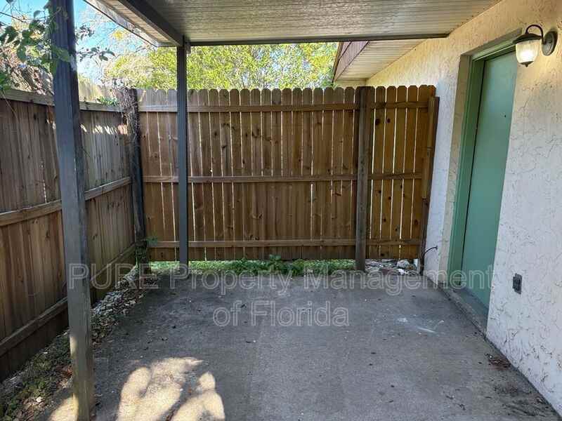 601 Neavenue #C - Photo 3 of 35