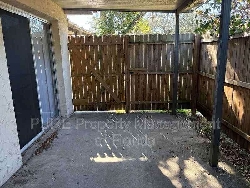 601 Neavenue #C - Photo 4 of 35