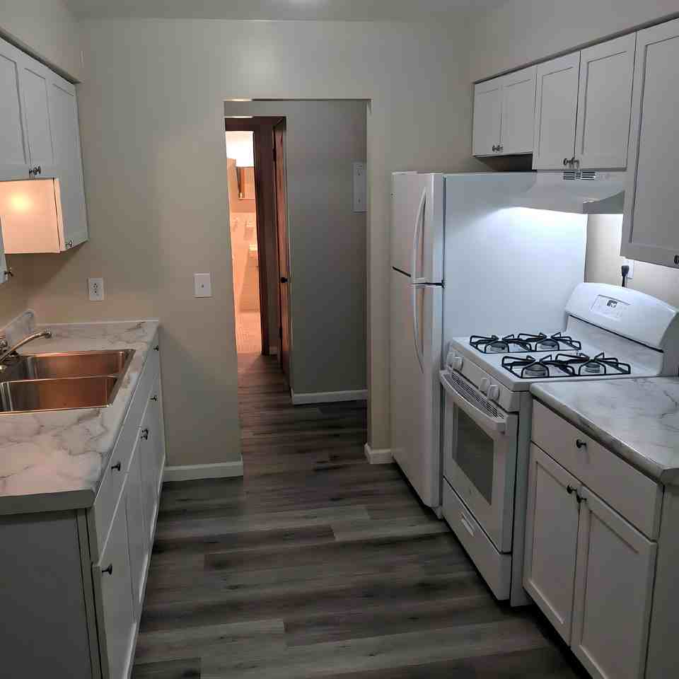 Fremont 3600 - Photo 2 of 50