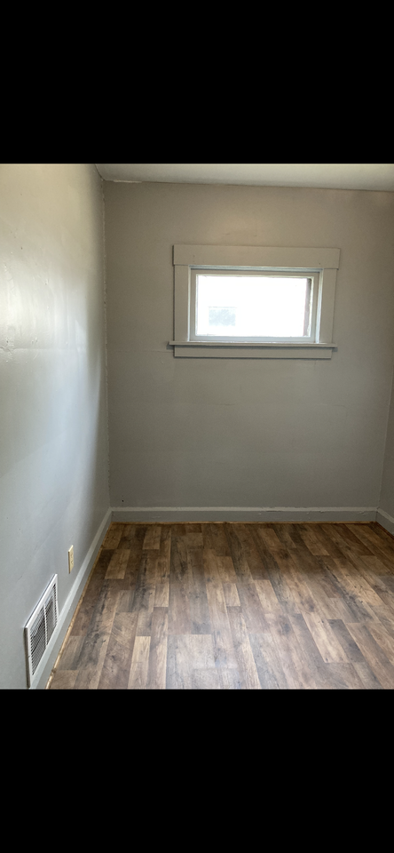 600 Mc Clure Avenue - Photo 4 of 6