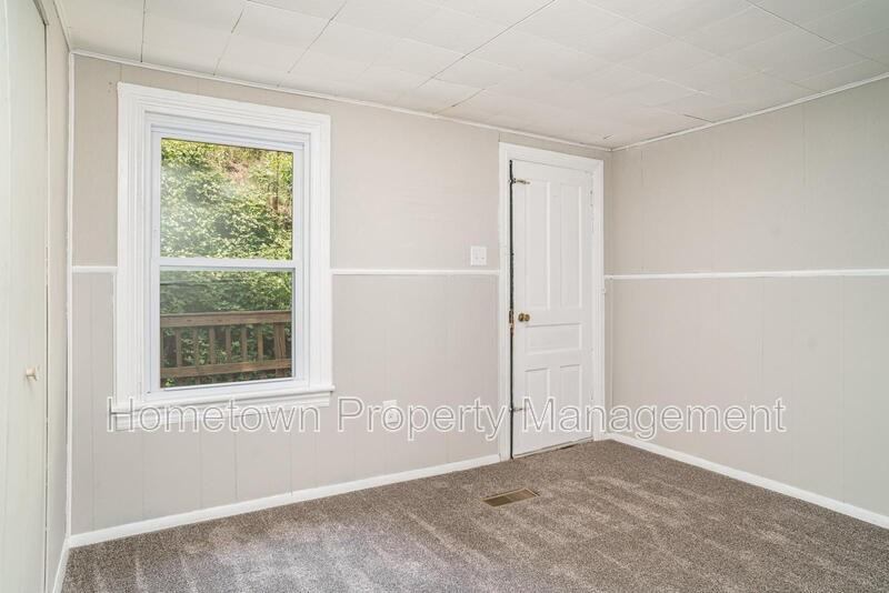 801 Mohn St - Photo 4 of 17