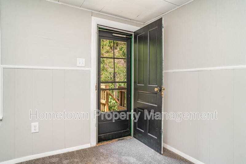 801 Mohn St - Photo 5 of 17