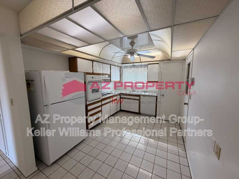 10831 W Deanne Dr - Photo 6 of 17