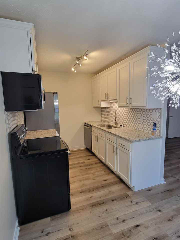 124 Topfield Road (New) - Photo 2 of 9