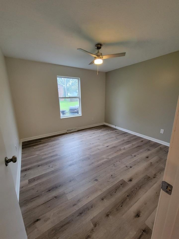 124 Topfield Road (New) - Photo 7 of 9