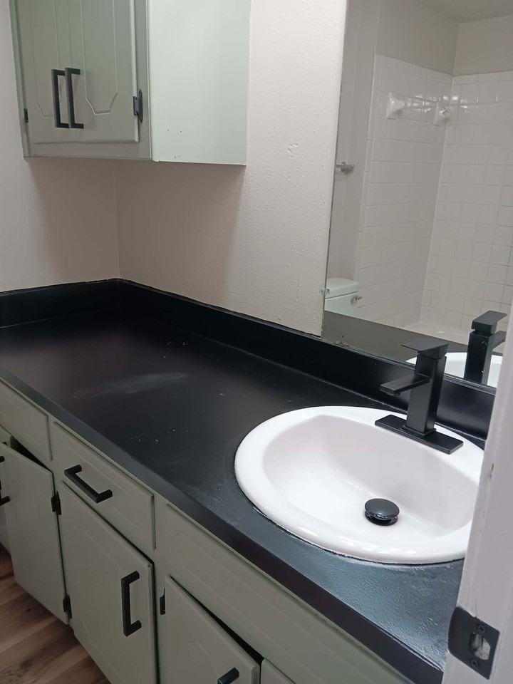 5825 Northwest 34th Street - Photo 5 of 42