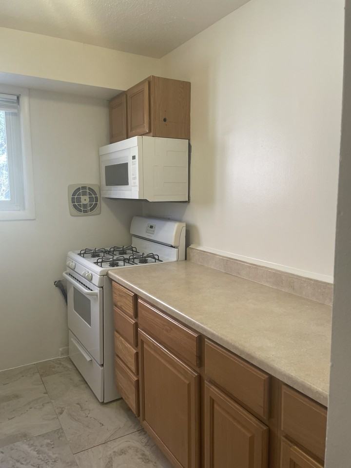 Ballston Gardens - Photo 3 of 21