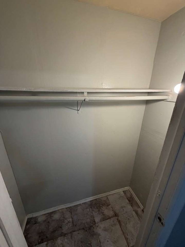 315 West 84th Street - Photo 4 of 9