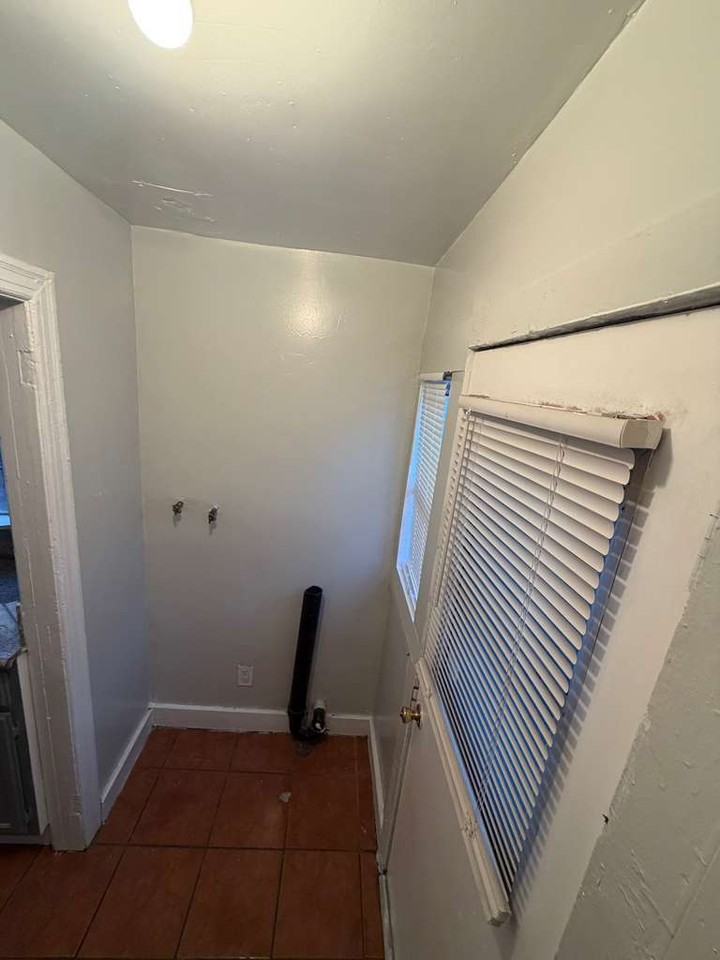 315 West 84th Street - Photo 6 of 9