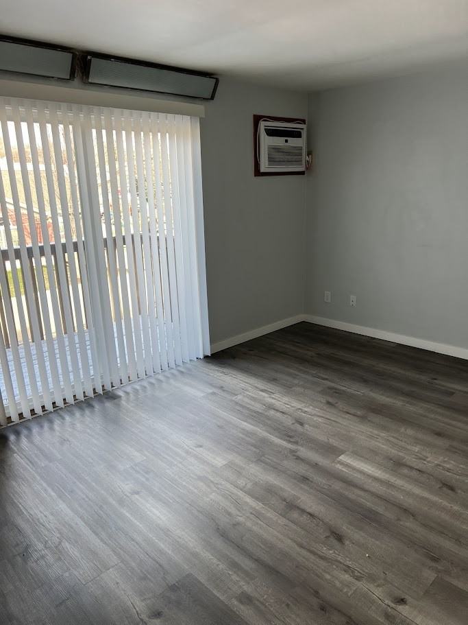 Bellflower Apartments - Photo 7 of 28