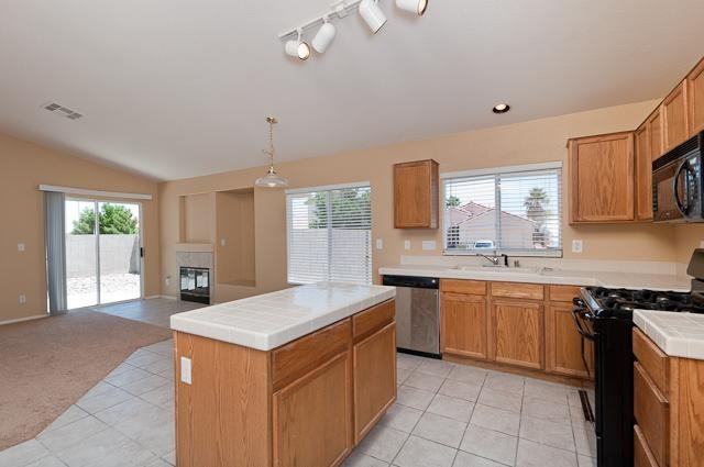 5508 Cloudy Glen St - Photo 3 of 16