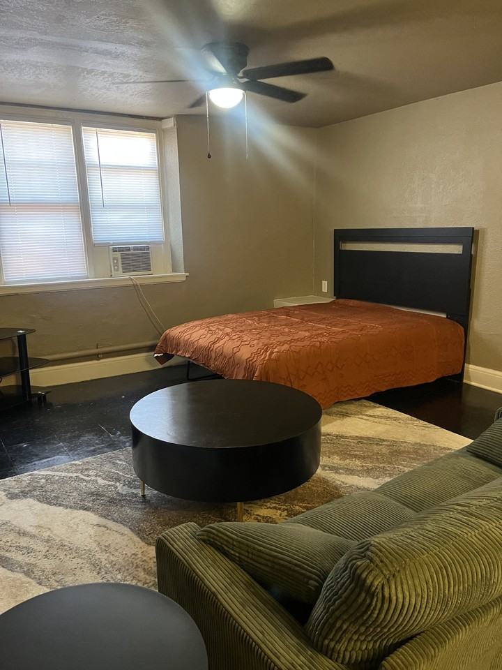 919 Southwest Tyler Street - Photo 7 of 21