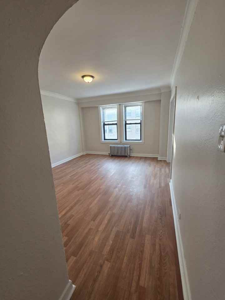 922 W. Eastwood - Photo 7 of 17