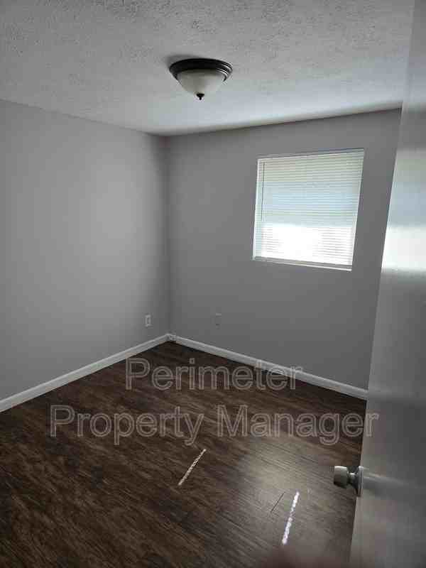 6131 George Wood Ln W - Photo 5 of 6