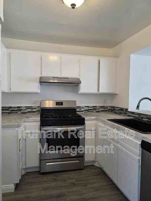 1138 San Rafael Ave #11 - Photo 5 of 25