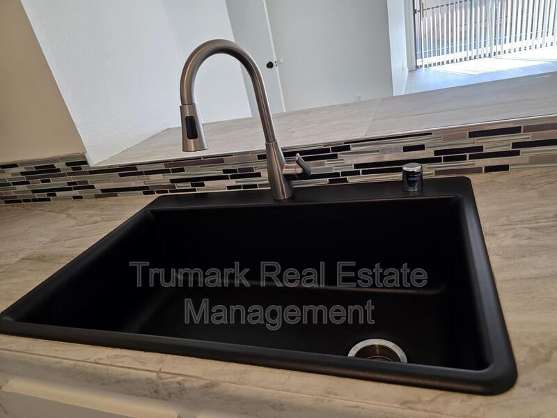 1138 San Rafael Ave #11 - Photo 6 of 25