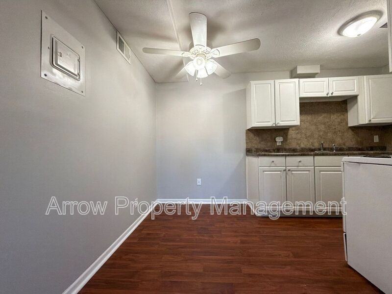 3840 S 46th St - Photo 4 of 10