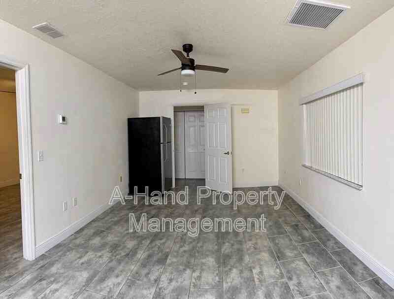 2408 Fan Palm Dr #B - Photo 2 of 8