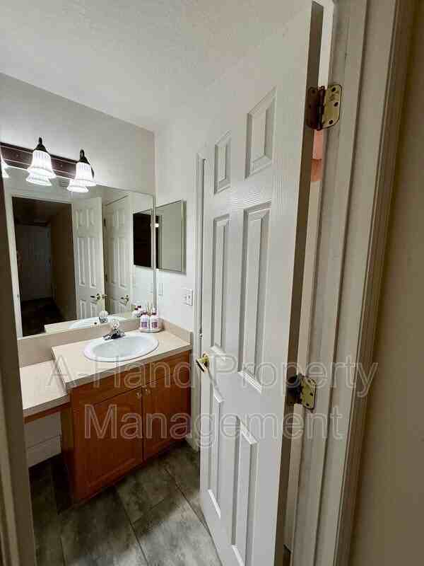 2408 Fan Palm Dr #B - Photo 6 of 8