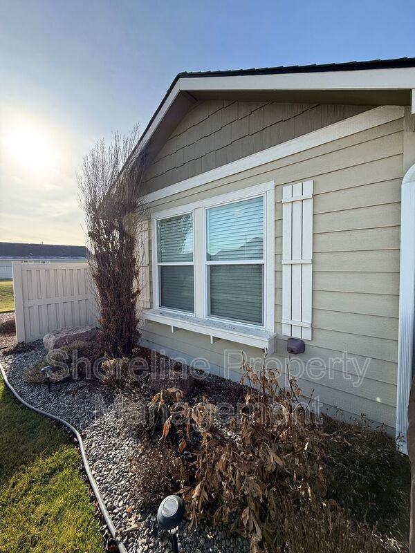 101 N Voyage Ave - Photo 6 of 36