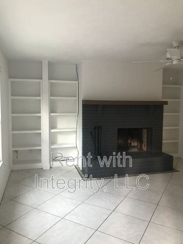 1500 - Photo 2 of 24