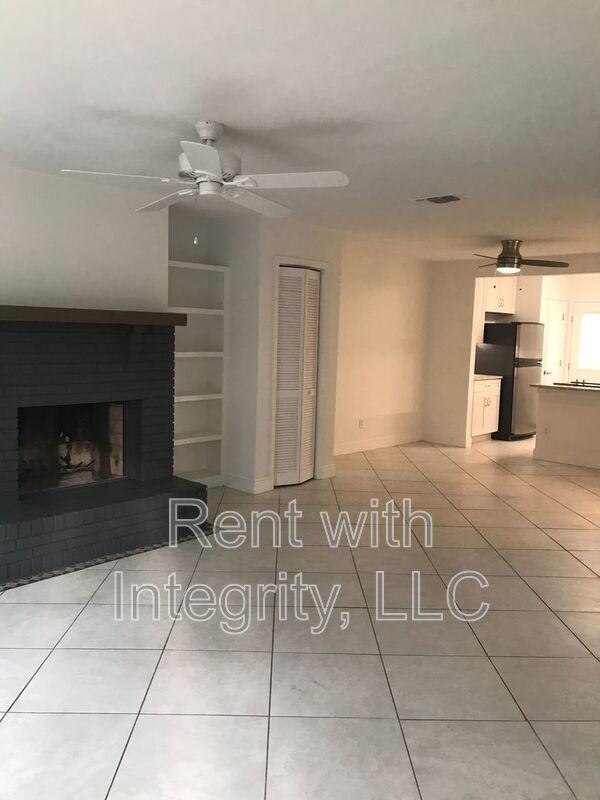 1500 - Photo 3 of 24