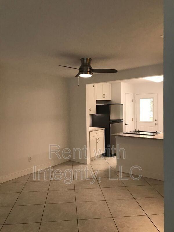 1500 - Photo 5 of 24