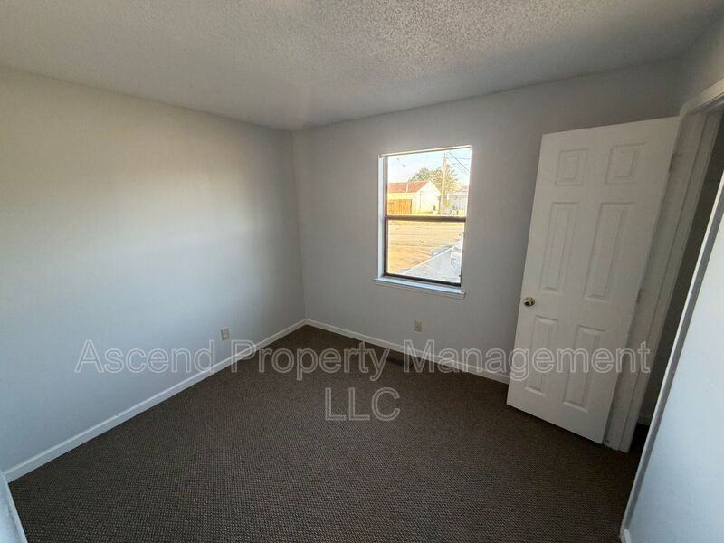 2703 Georgetown Dr Nw #8 - Photo 2 of 5