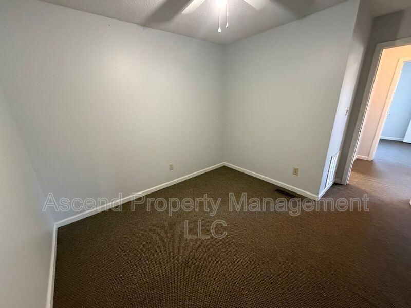 2703 Georgetown Dr Nw #8 - Photo 3 of 5