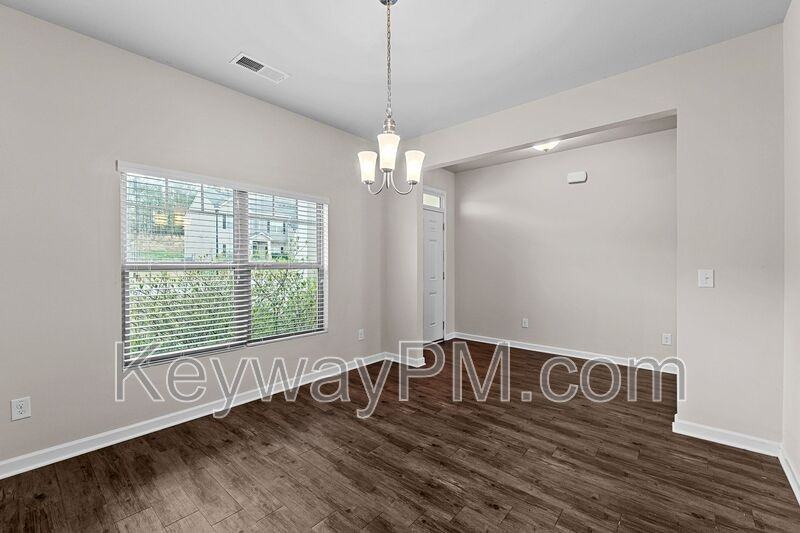 5033 Vine Ln - Photo 5 of 35