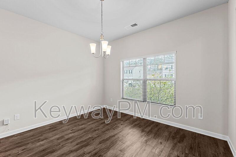 5033 Vine Ln - Photo 6 of 35