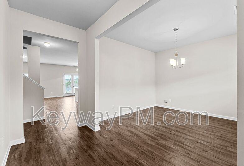 5033 Vine Ln - Photo 7 of 35