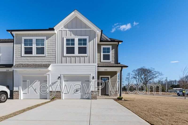 2024 Denmark Ave Se - Photo 4 of 25