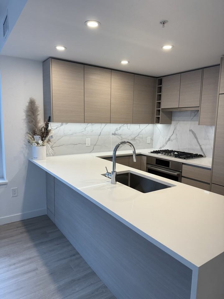 823 Carnarvon Street #2002 - Photo 3 of 11