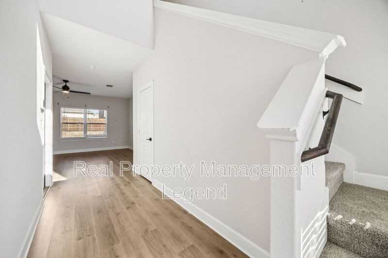 1210 Bullock Dr - Photo 3 of 23