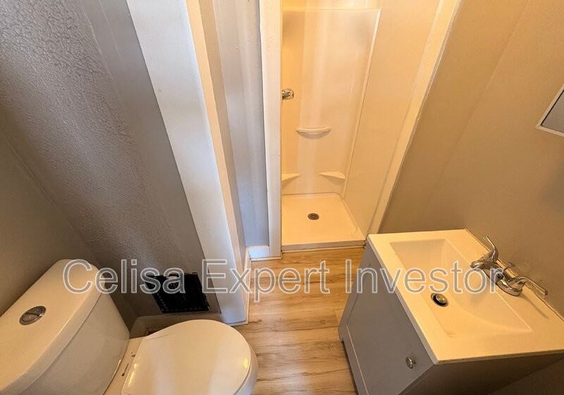 1013 Stophlet St #22 - Photo 2 of 3