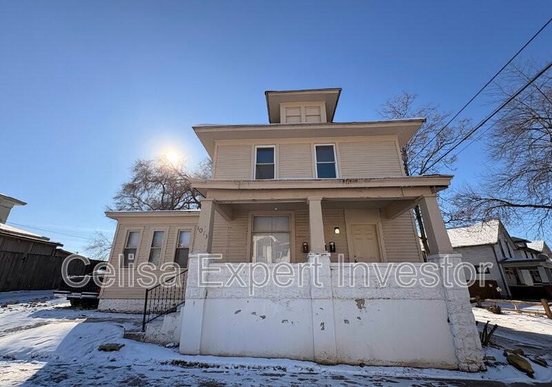 1013 Stophlet St #22 - Photo 3 of 3