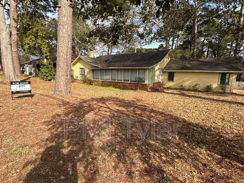 343 Bonner St - Photo 5 of 19