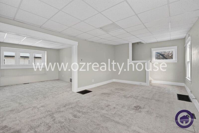 3940 Vermaas Ave - Photo 3 of 20