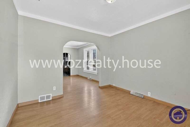 225 E Weber St - Photo 4 of 17