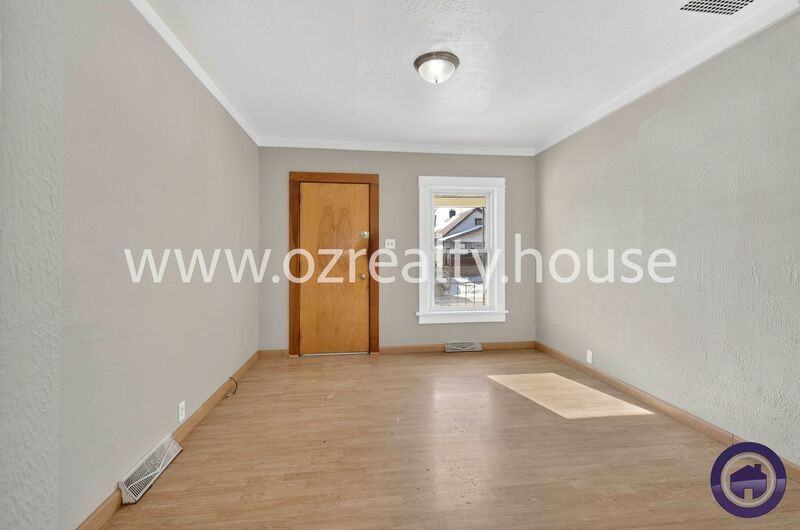 225 E Weber St - Photo 5 of 17