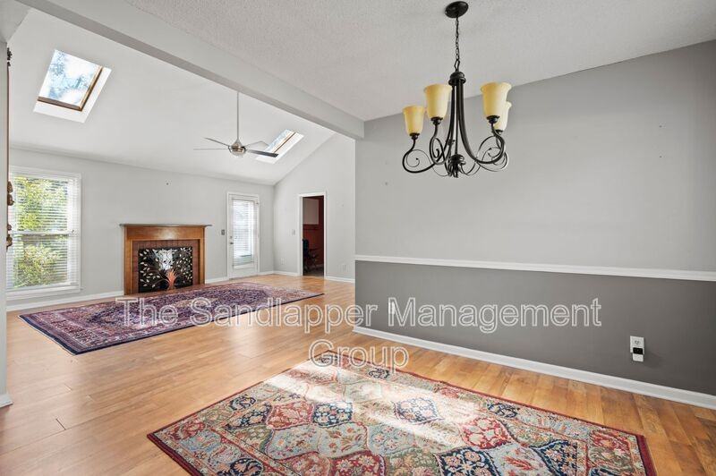 1239 Cornwallis Rd - Photo 3 of 18