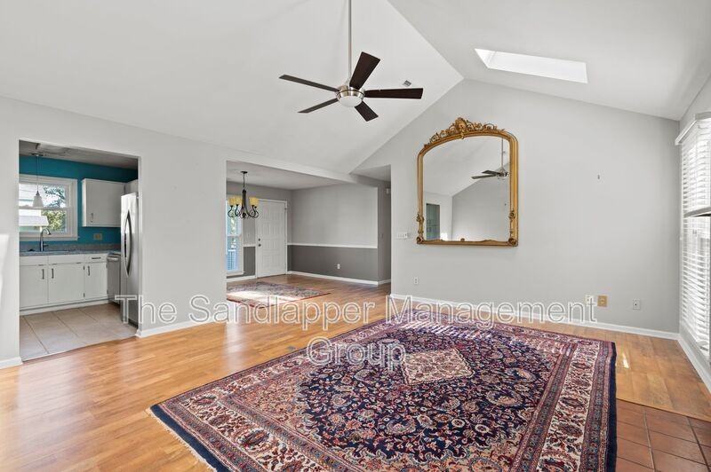 1239 Cornwallis Rd - Photo 4 of 18