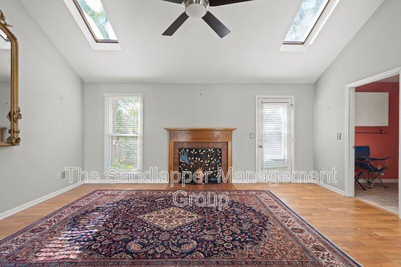 1239 Cornwallis Rd - Photo 5 of 18