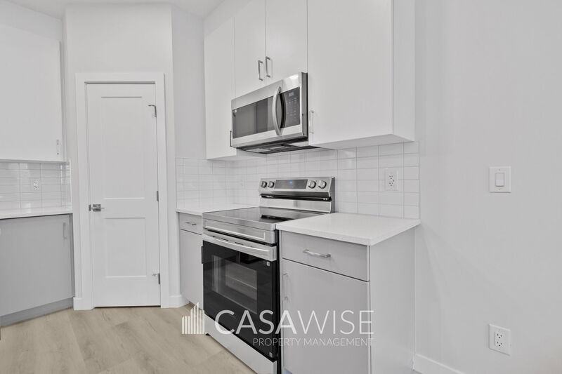 10248 157 St Nw #MAIN - Photo 2 of 24