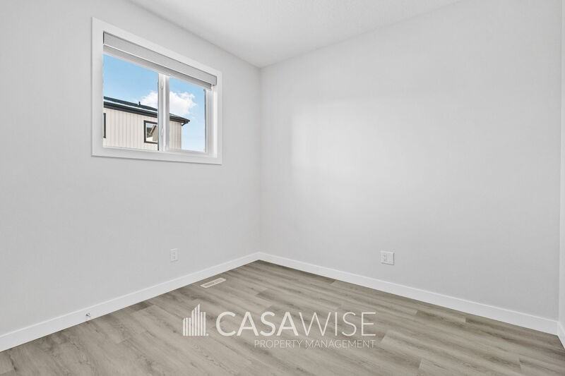 10248 157 St Nw #MAIN - Photo 5 of 24