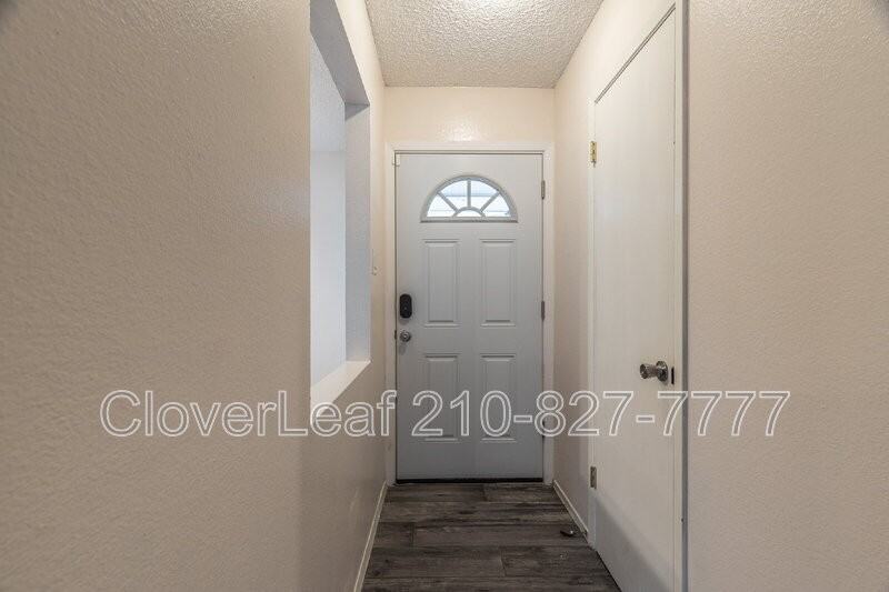 7627 Pipers Swan St - Photo 5 of 32