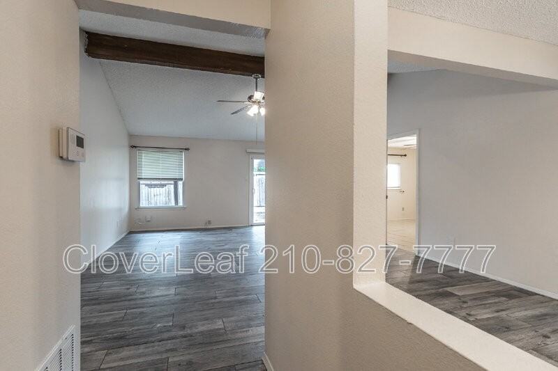 7627 Pipers Swan St - Photo 6 of 32