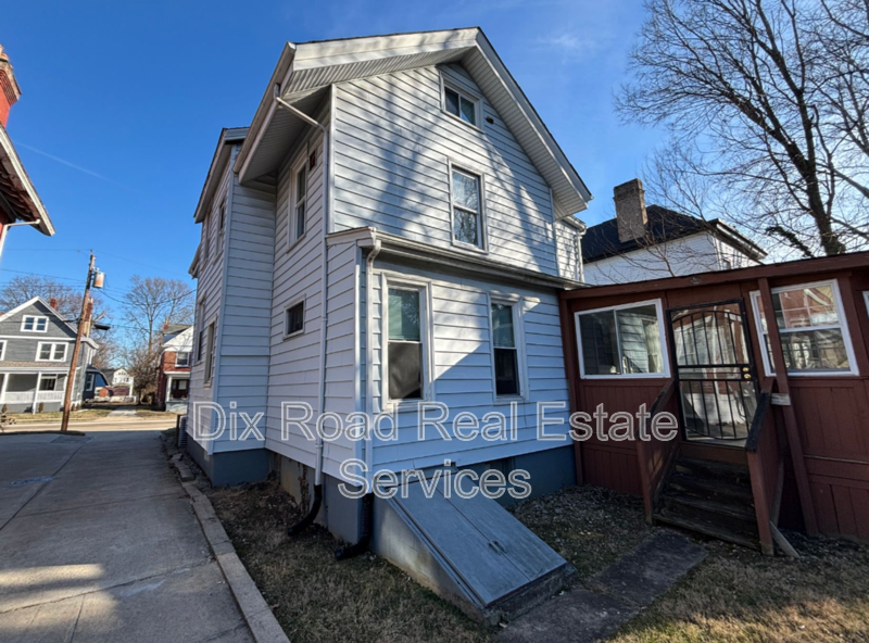 3517 Trimble Ave - Photo 4 of 27