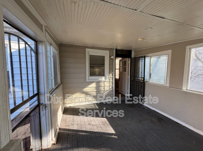 3517 Trimble Ave - Photo 5 of 27